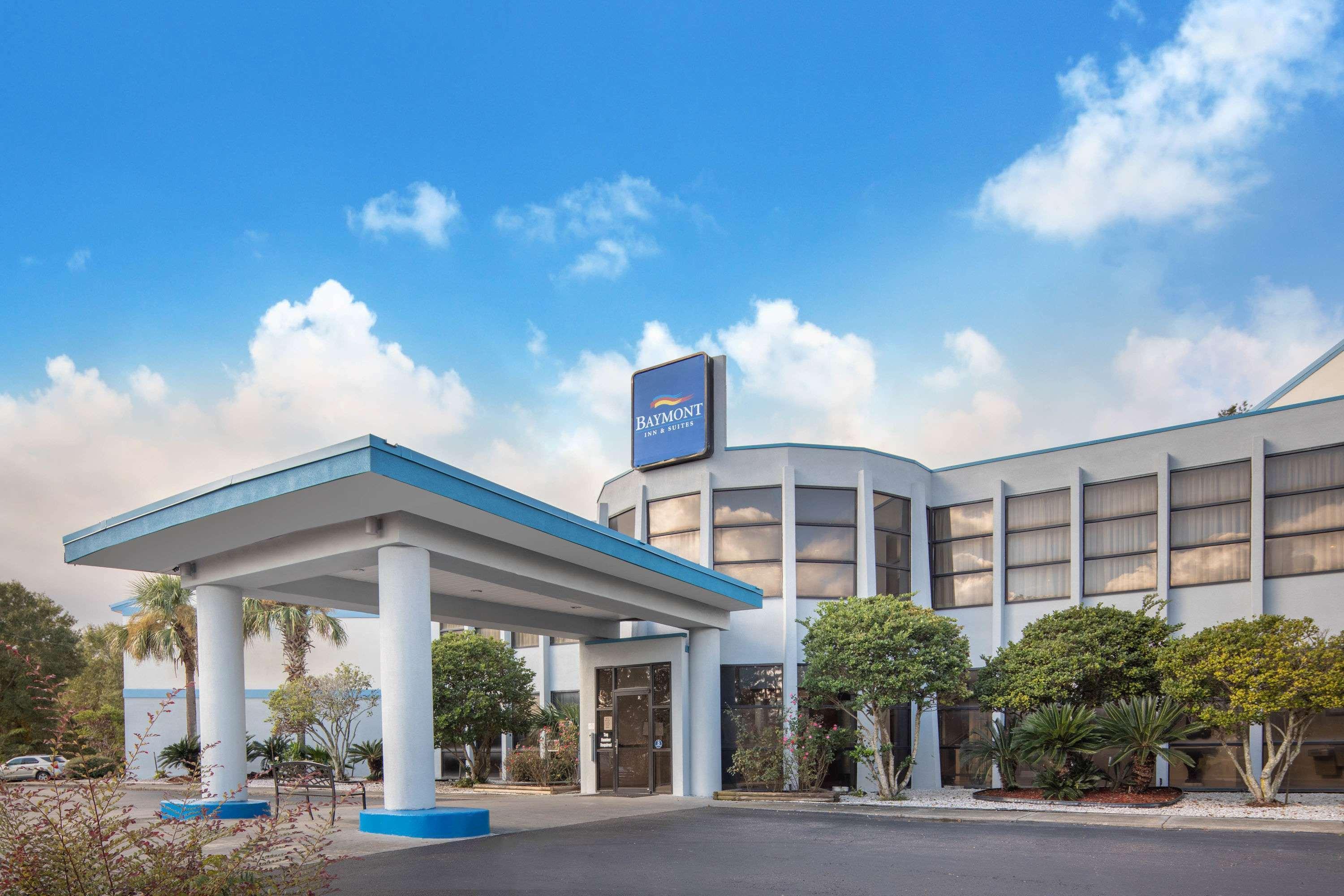 Baymont By Wyndham Laurel Hotel Екстериор снимка