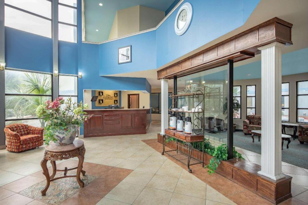 Baymont By Wyndham Laurel Hotel Екстериор снимка