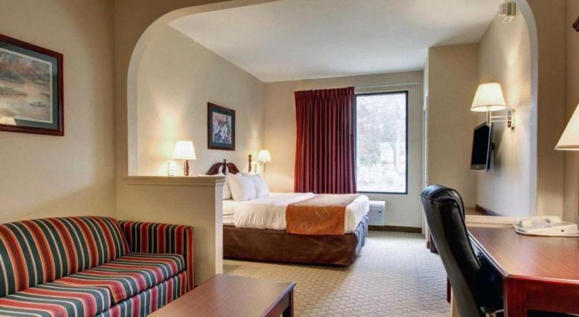 Baymont By Wyndham Laurel Hotel Екстериор снимка